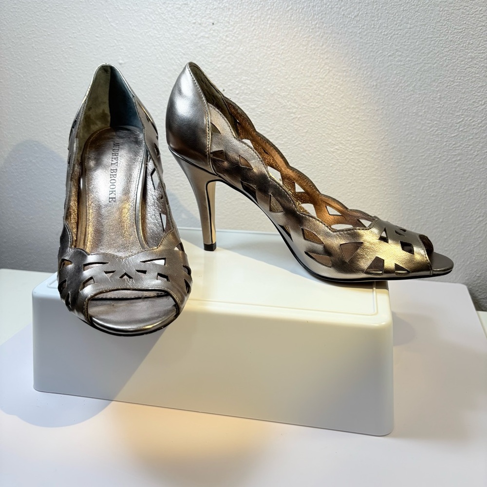 Audrey Brooke Metallic Peep-Toe Cut Out Heels size 7M